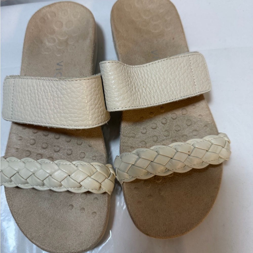 Vionic Cream Sandals for Women